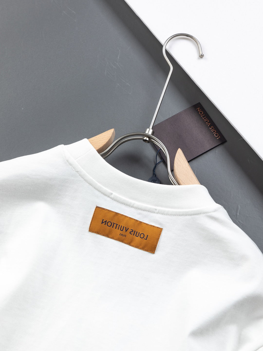 MINIMALIST STREET STYLE