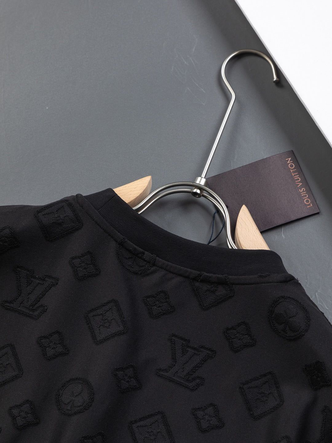 MINIMALIST STREET STYLE