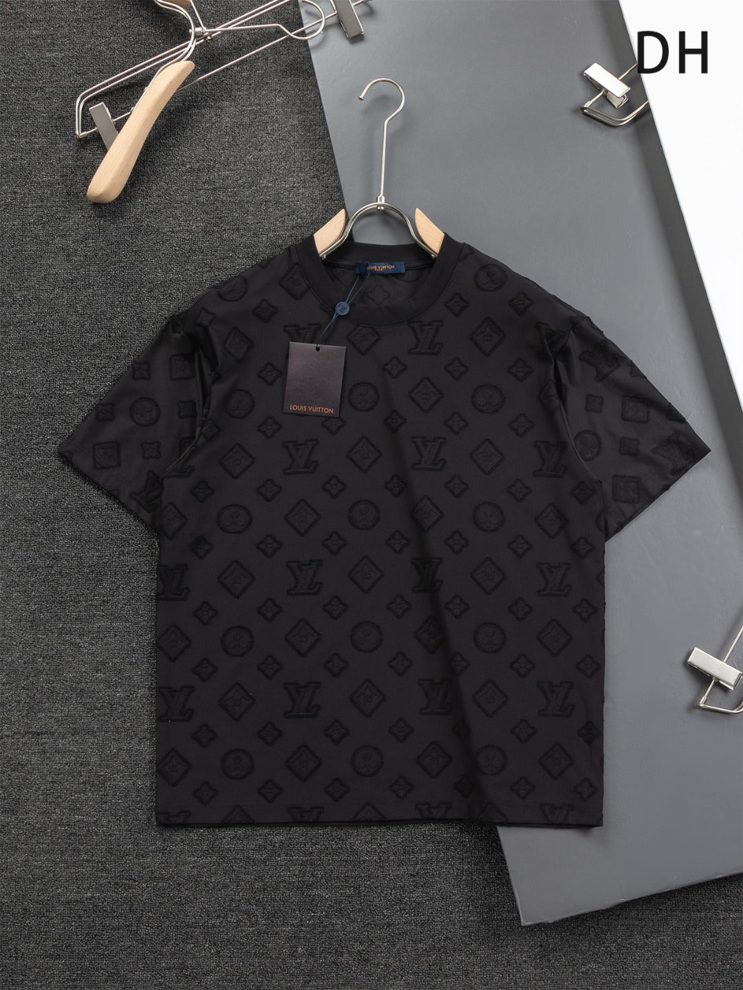 MINIMALIST STREET STYLE