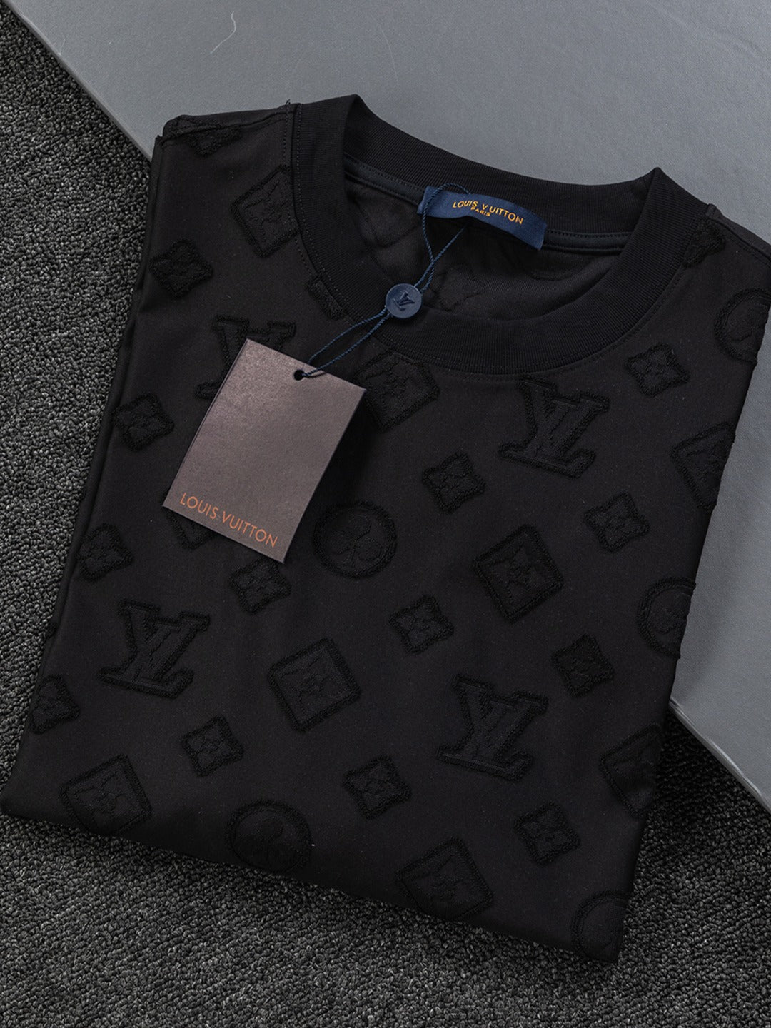 MINIMALIST STREET STYLE