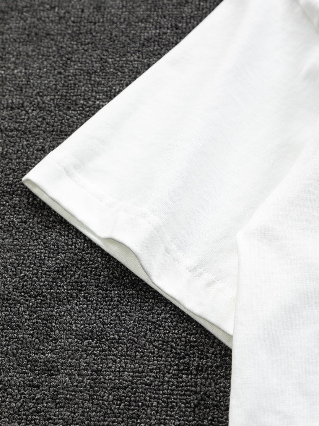 MINIMALIST STREET STYLE