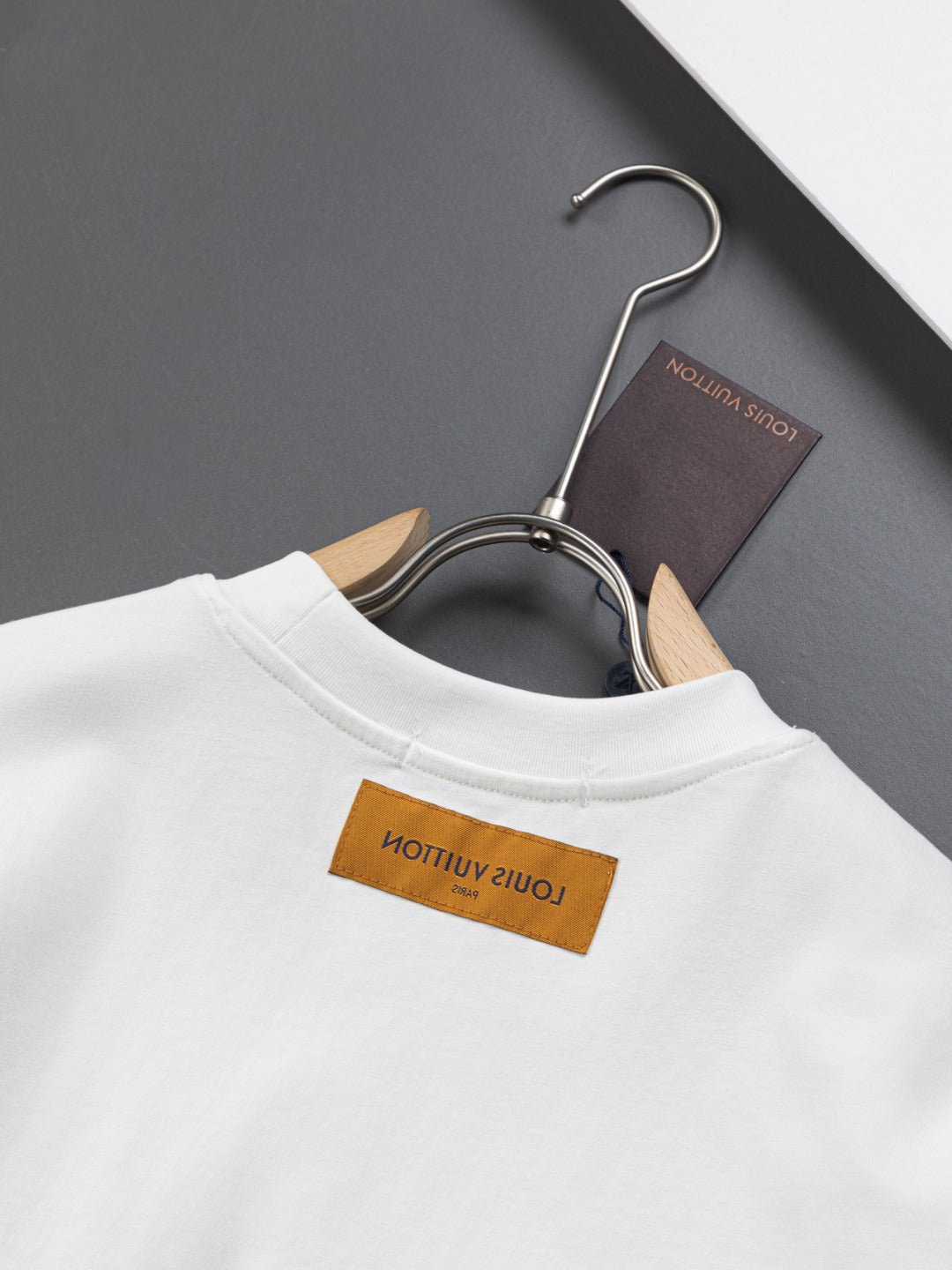 MINIMALIST STREET STYLE