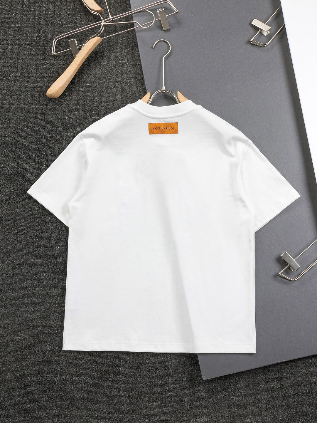 MINIMALIST STREET STYLE