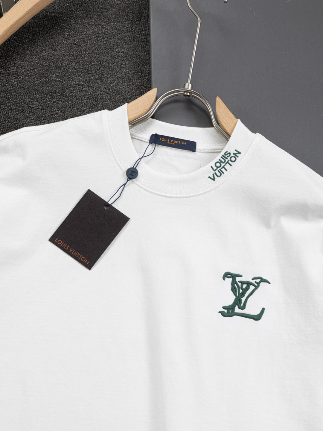 MINIMALIST STREET STYLE