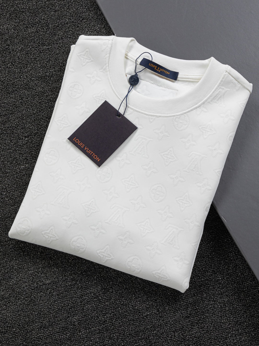 MINIMALIST STREET STYLE