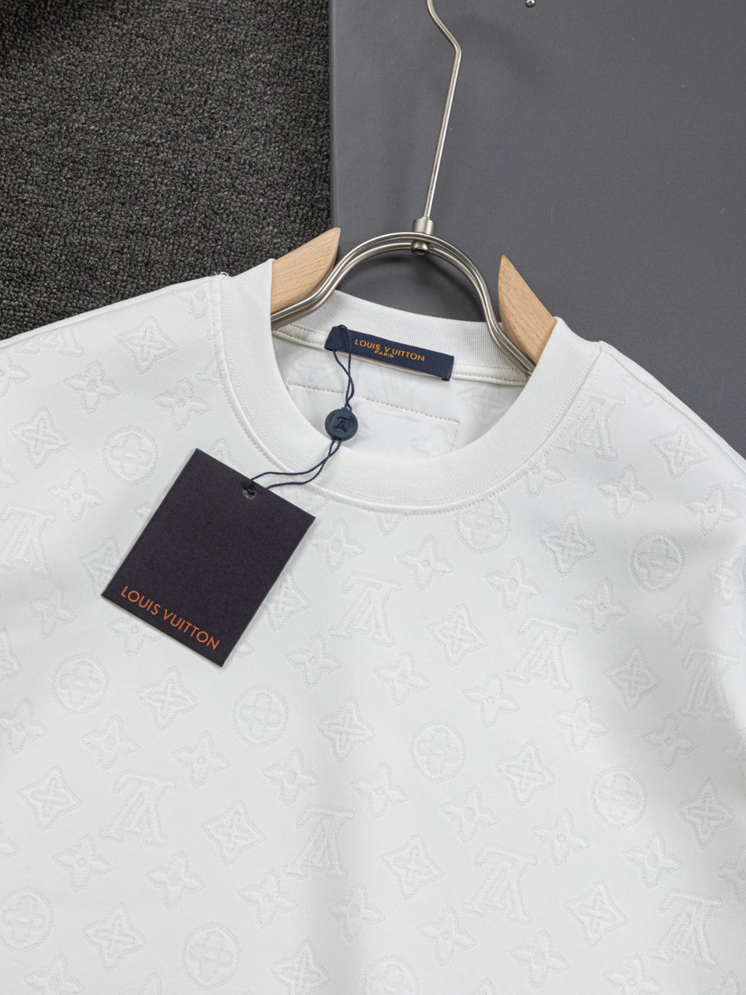 MINIMALIST STREET STYLE