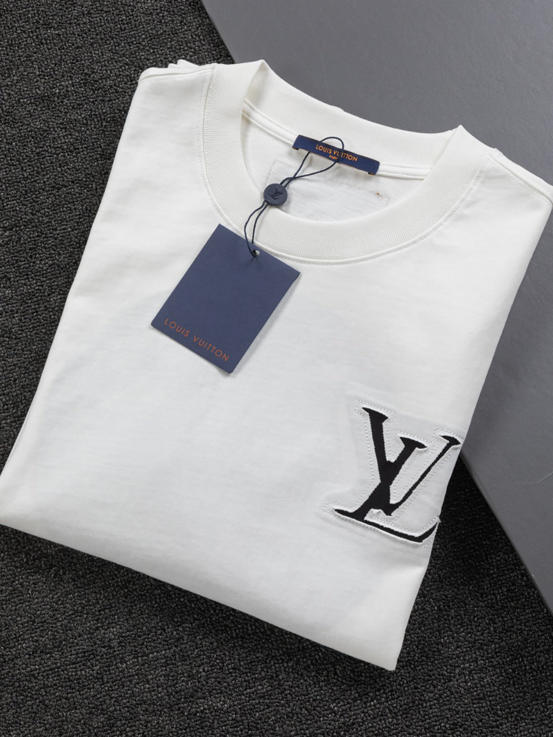 MINIMALIST STREET STYLE