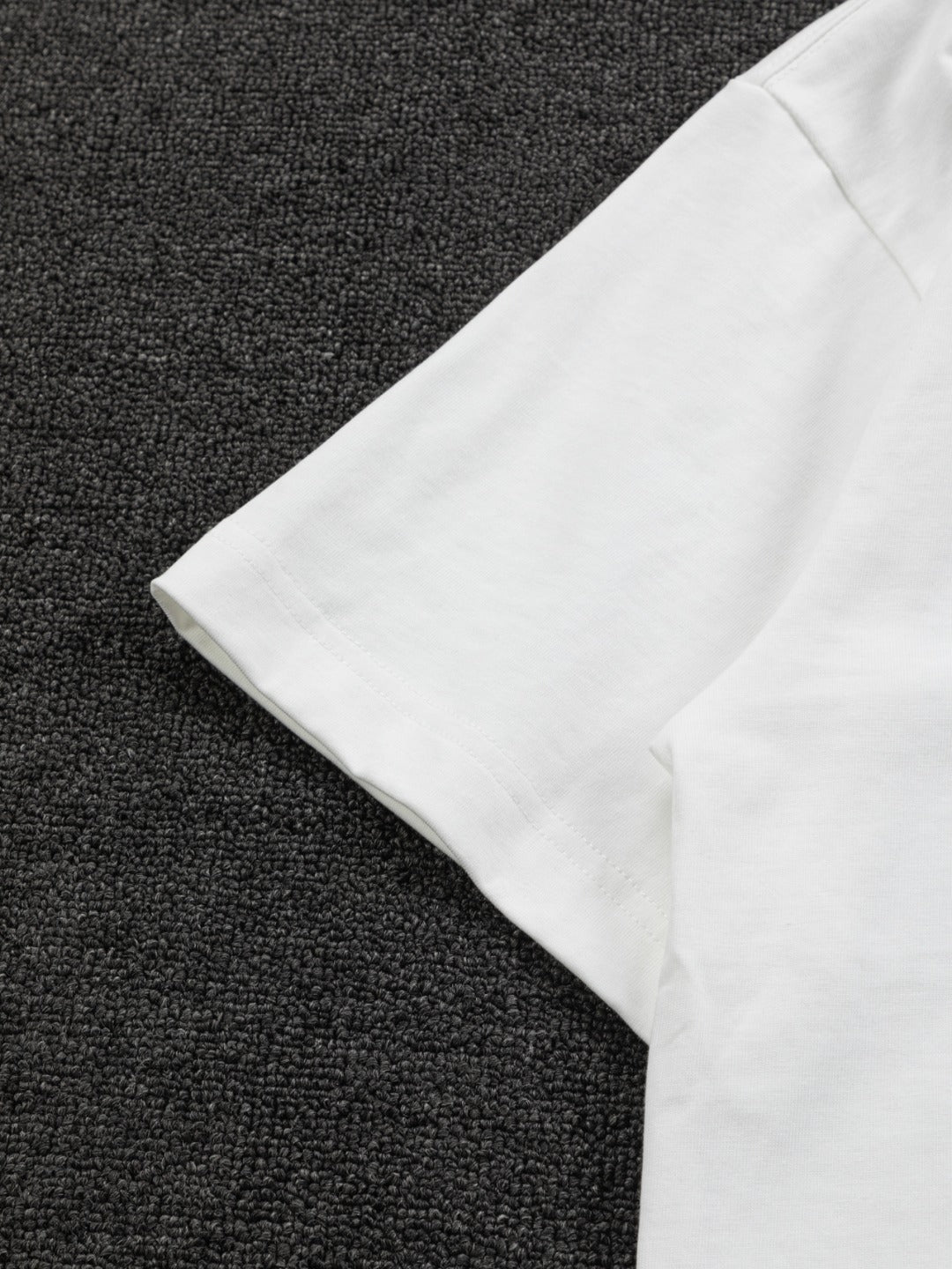 MINIMALIST STREET STYLE