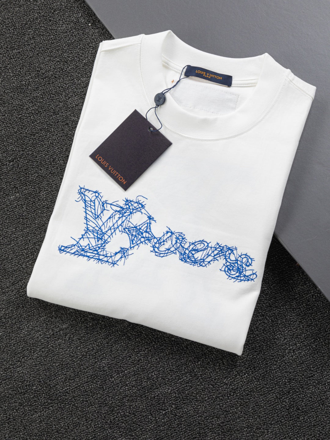 MINIMALIST STREET STYLE