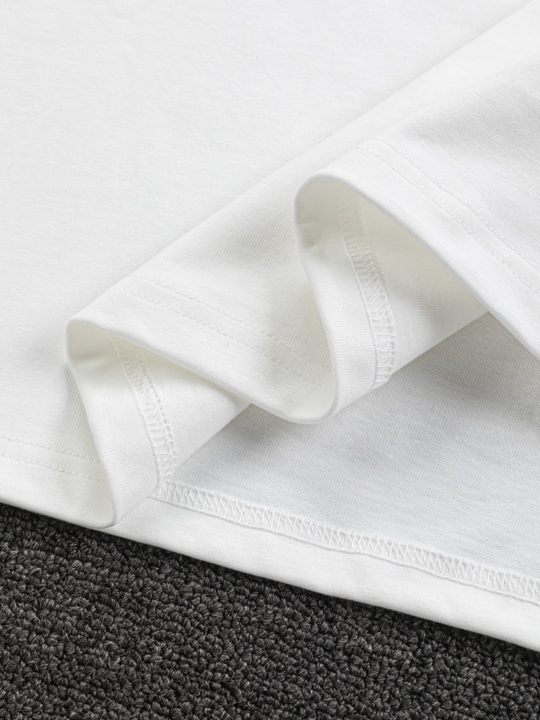 MINIMALIST STREET STYLE