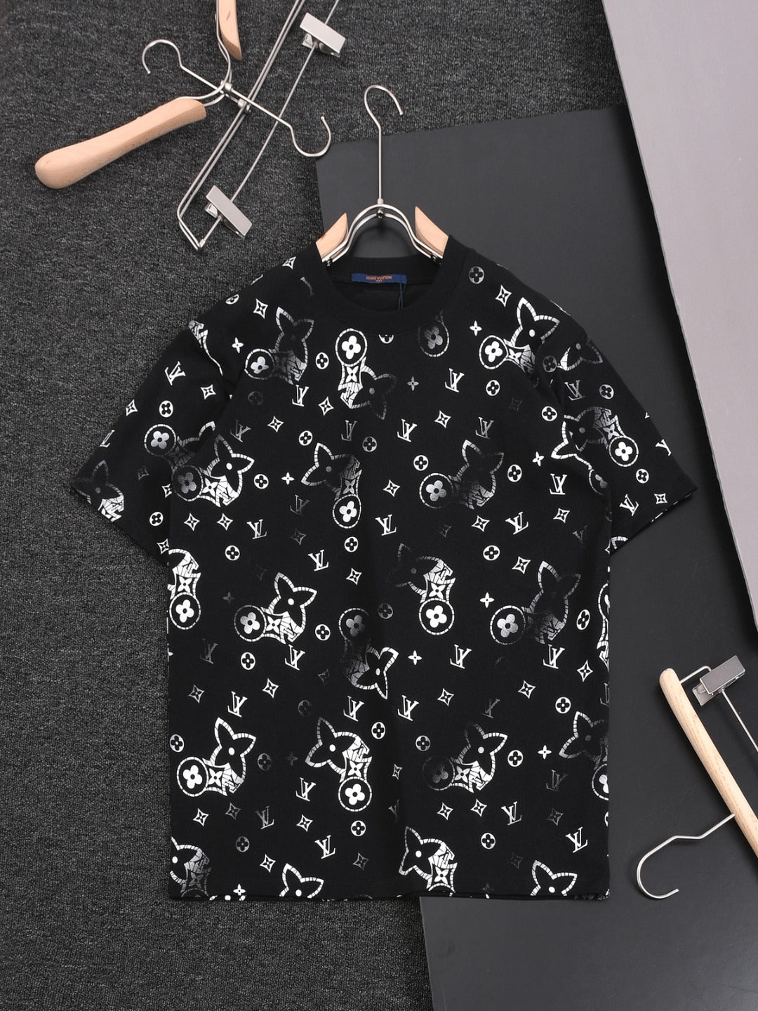 MINIMALIST STREET STYLE