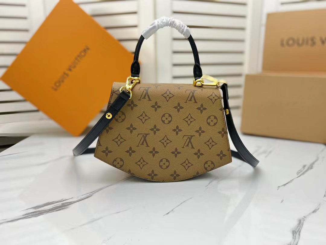 Chic & Stylish Bags