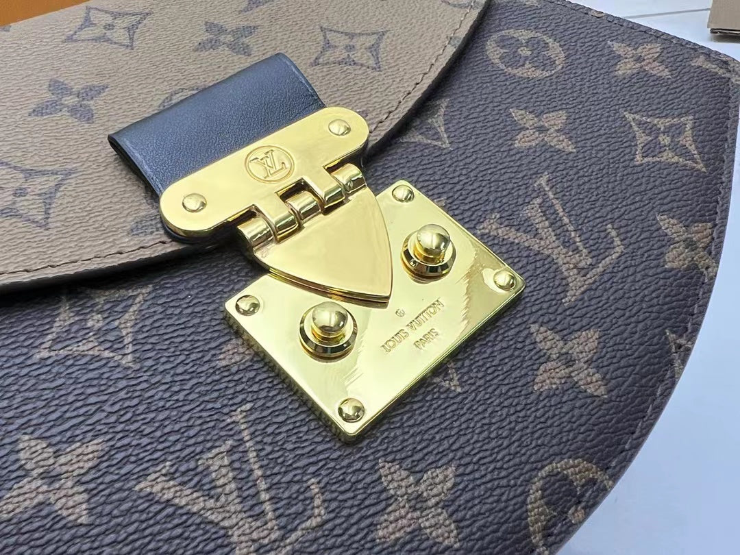 Chic & Stylish Bags