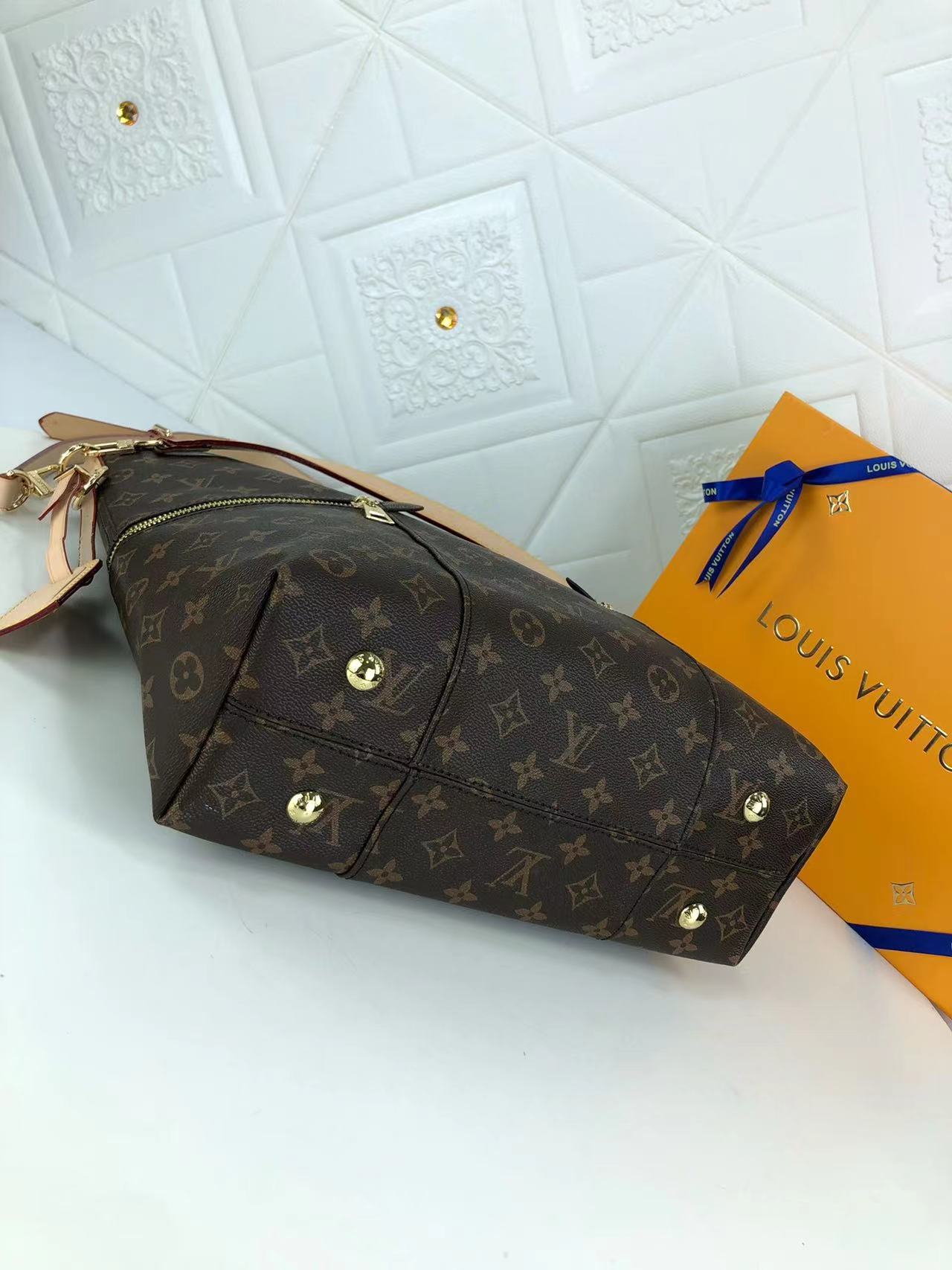 Chic & Stylish Bags