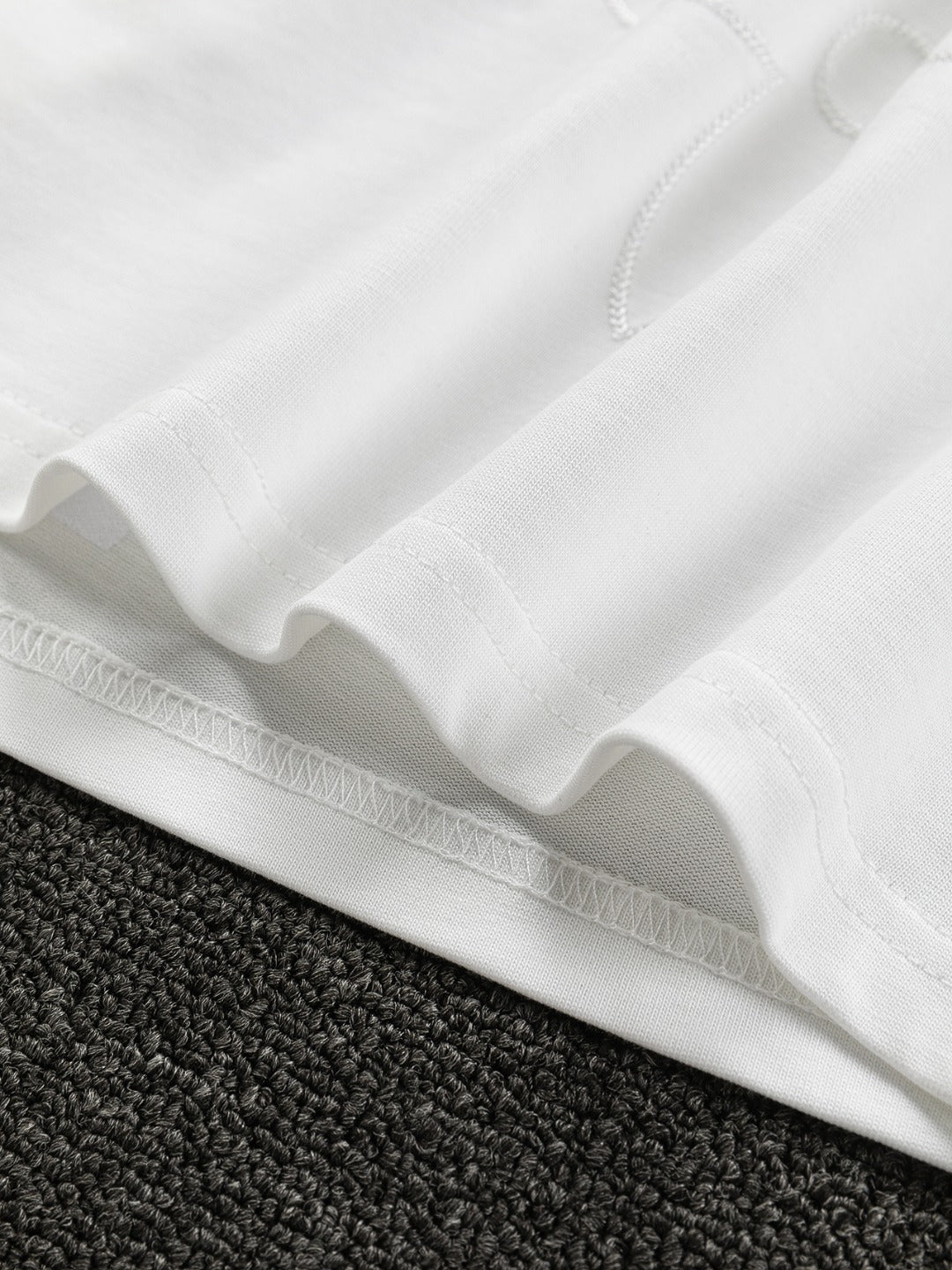 MINIMALIST STREET STYLE