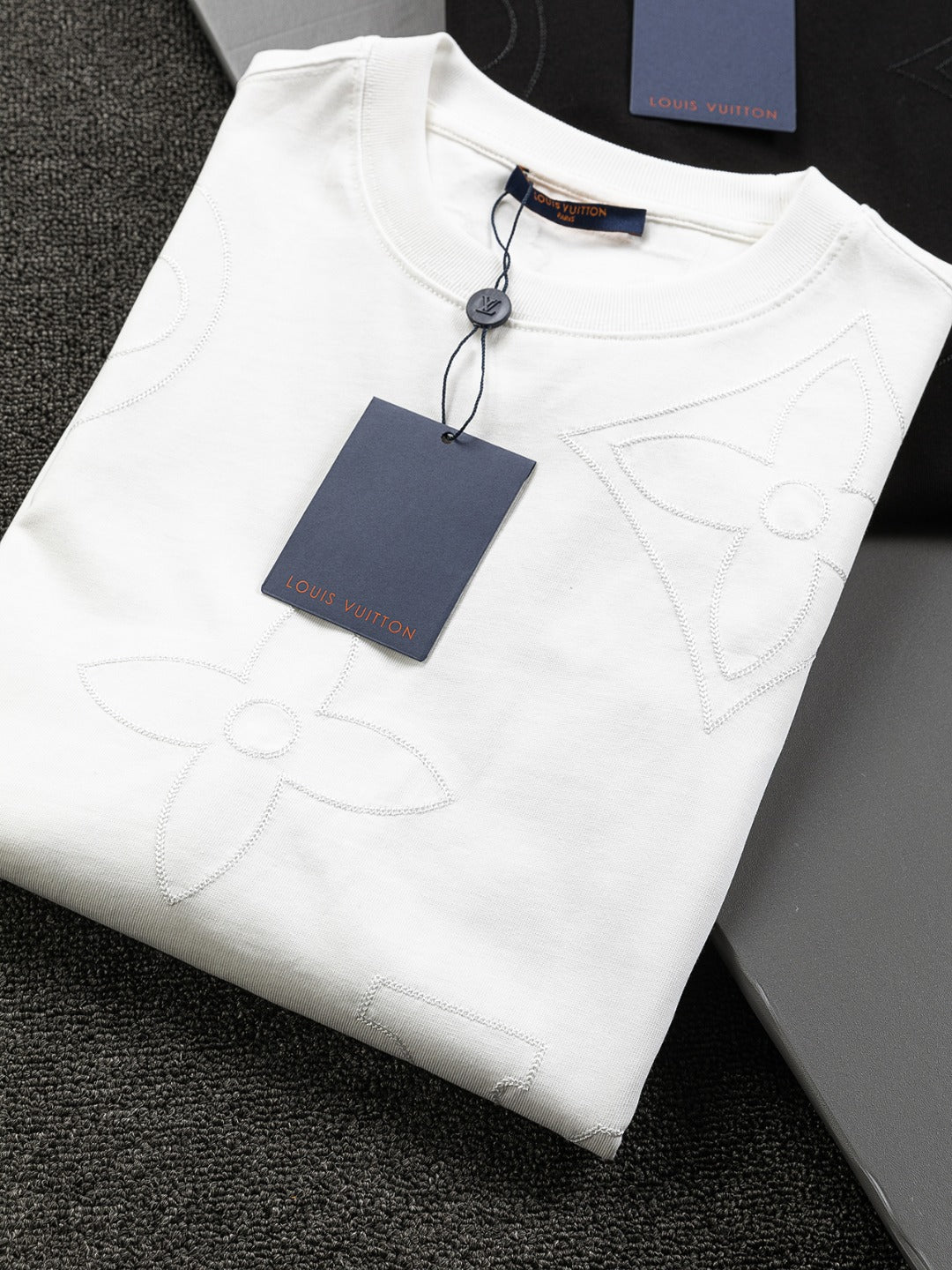 MINIMALIST STREET STYLE