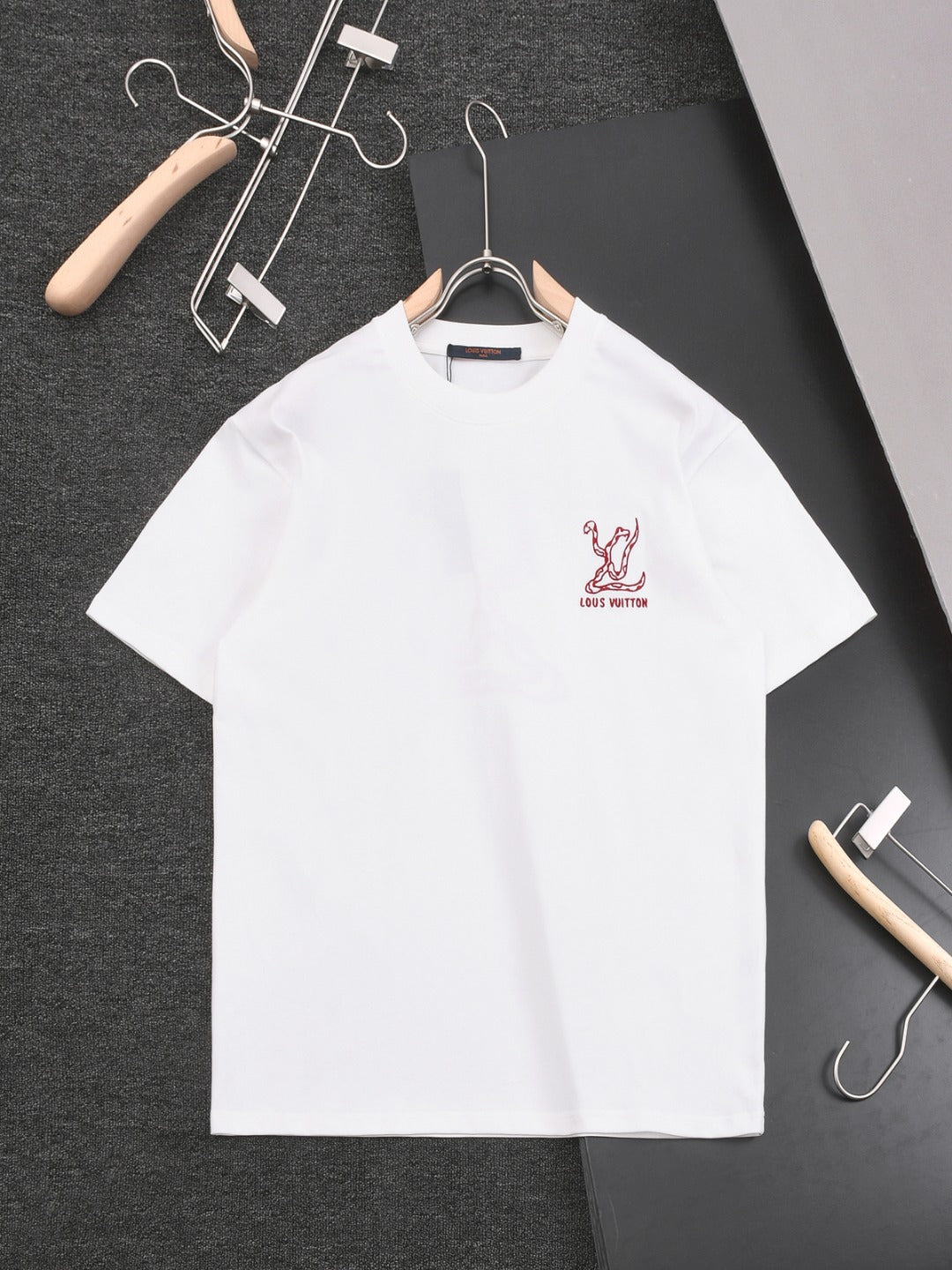 MINIMALIST STREET STYLE