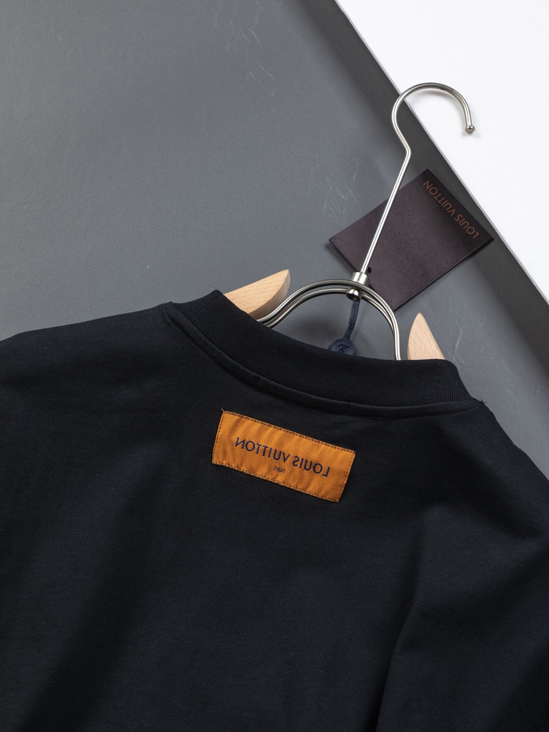 MINIMALIST STREET STYLE