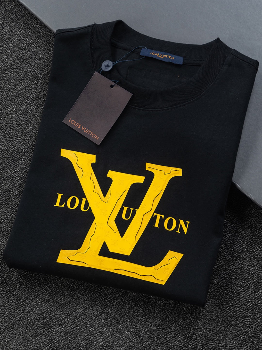 MINIMALIST STREET STYLE