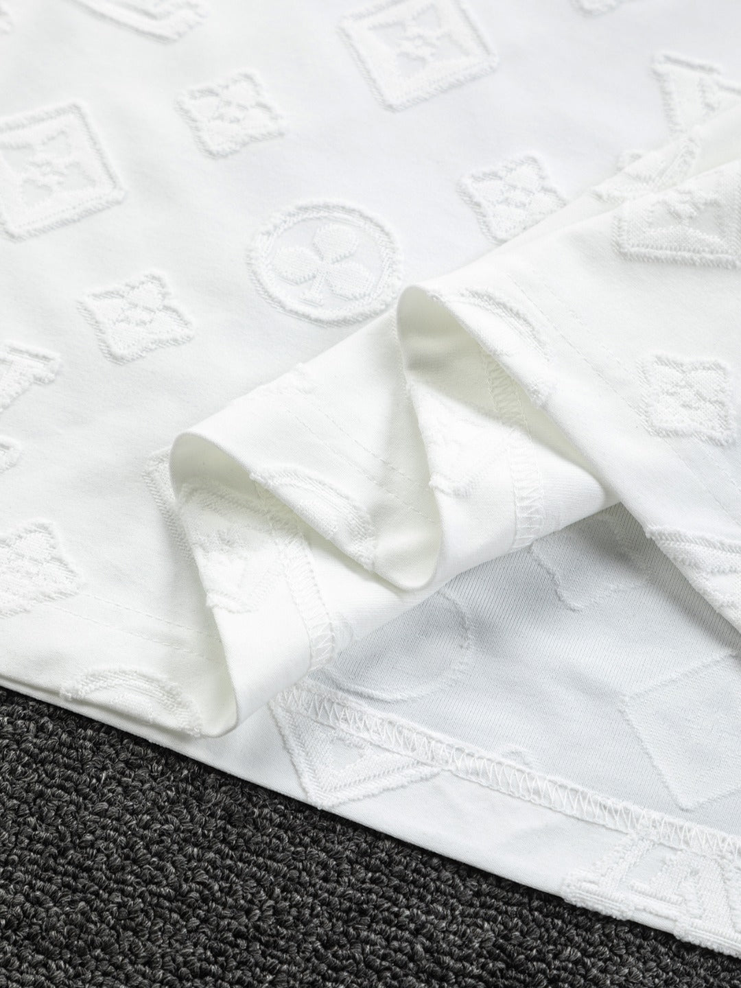 MINIMALIST STREET STYLE