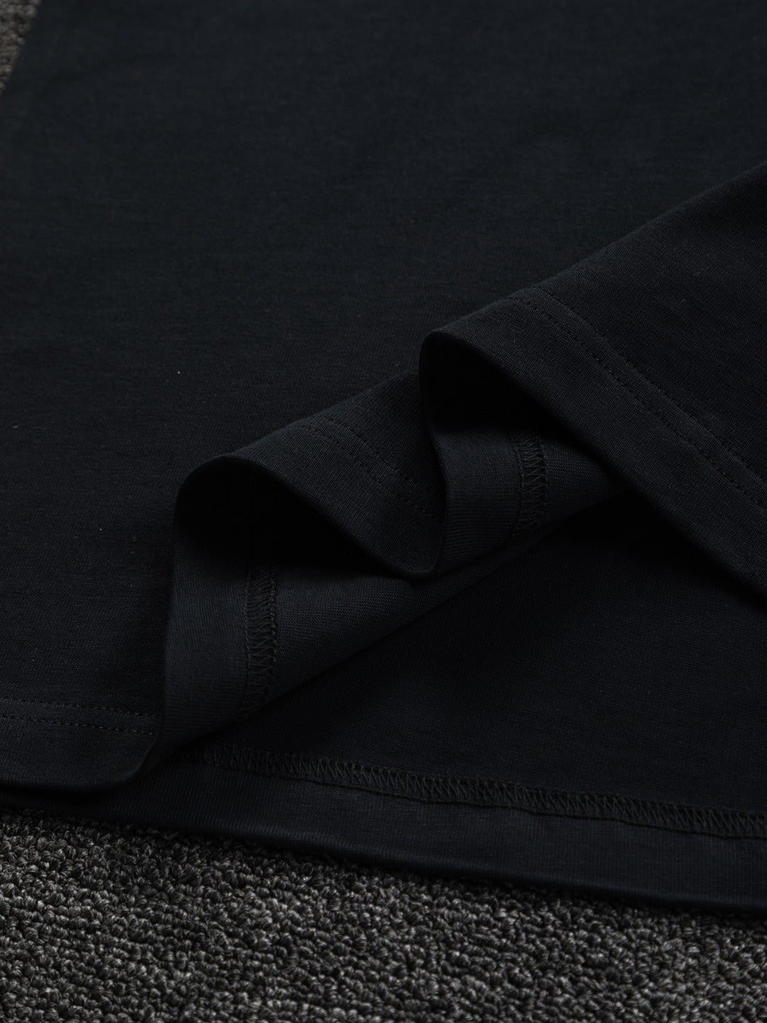 MINIMALIST STREET STYLE