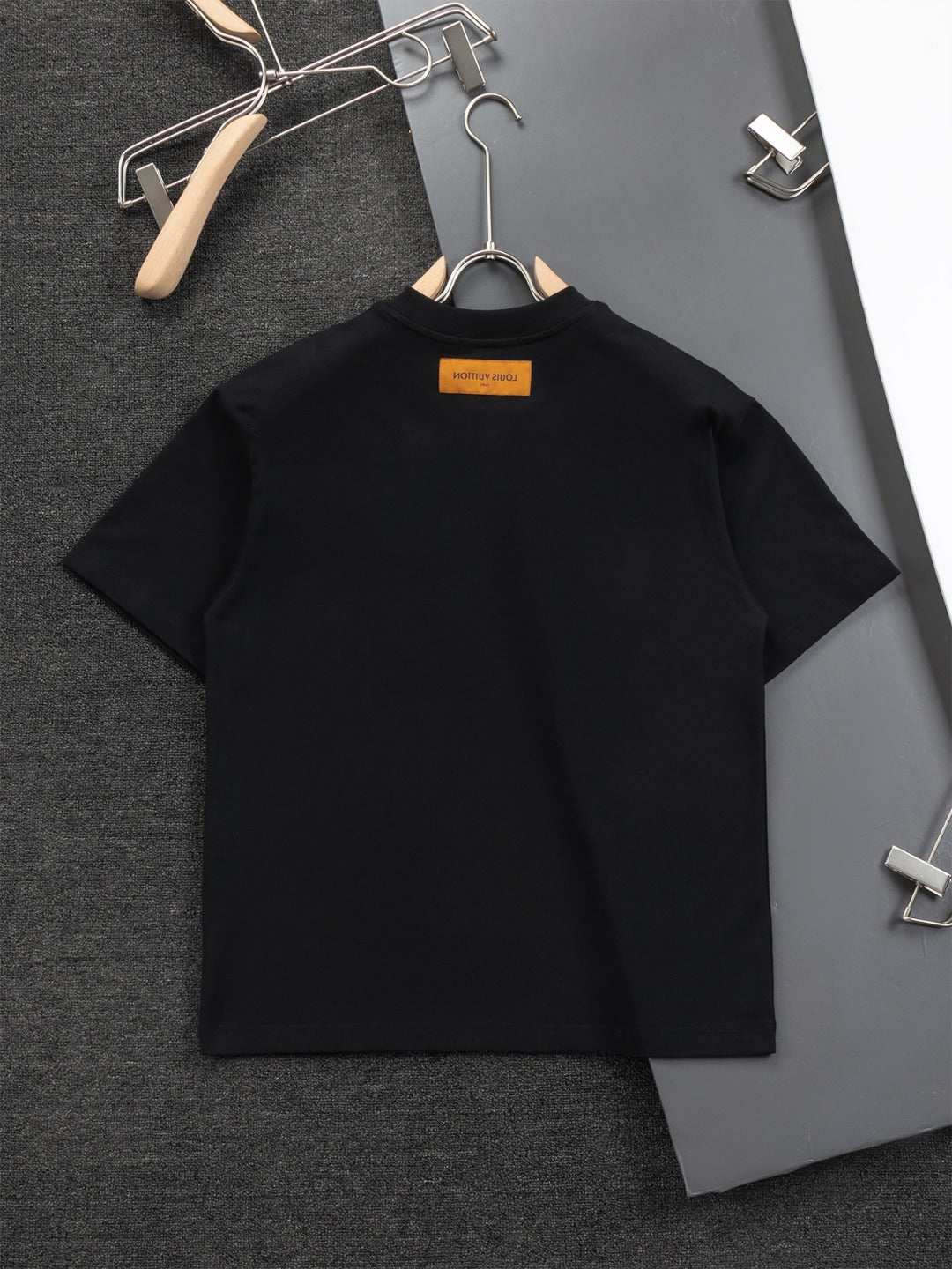 MINIMALIST STREET STYLE