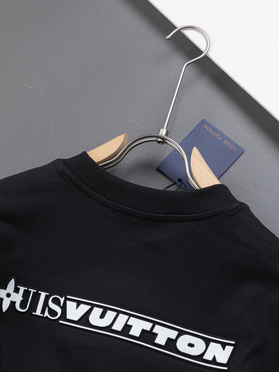 MINIMALIST STREET STYLE