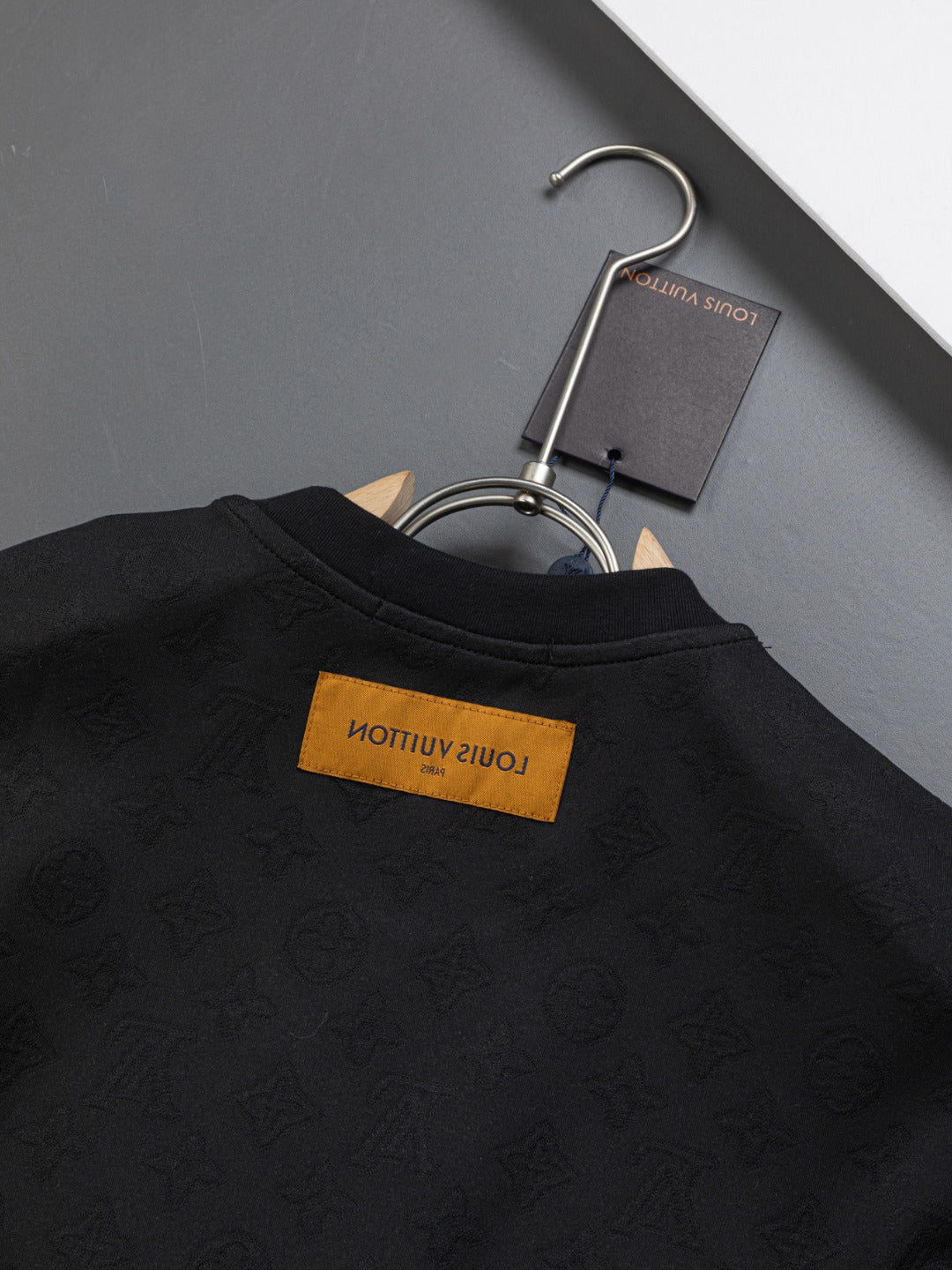 MINIMALIST STREET STYLE