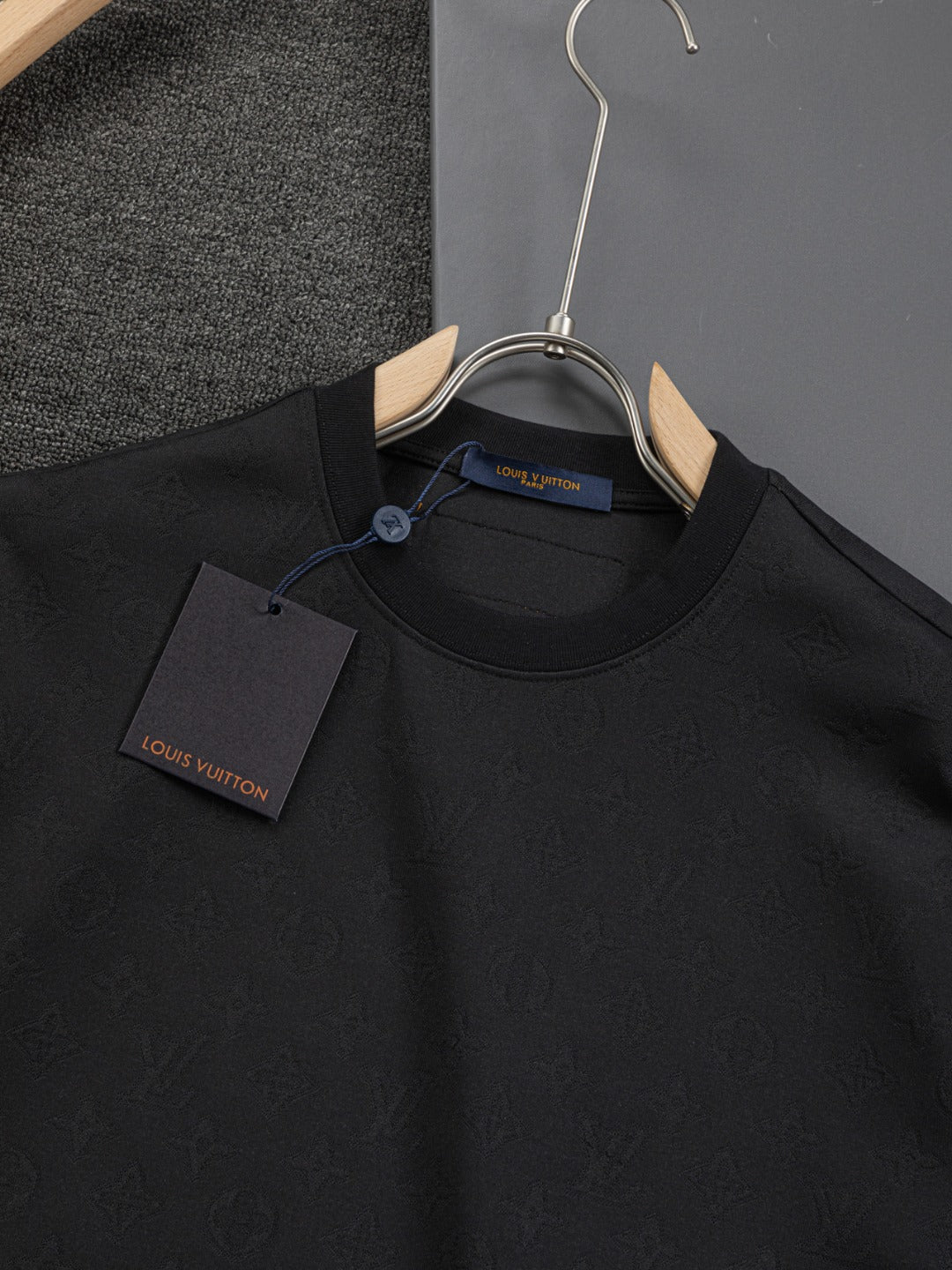 MINIMALIST STREET STYLE