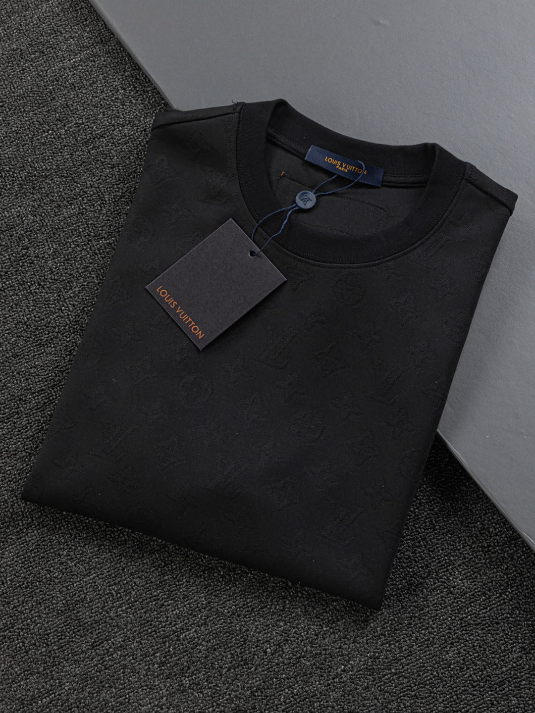 MINIMALIST STREET STYLE