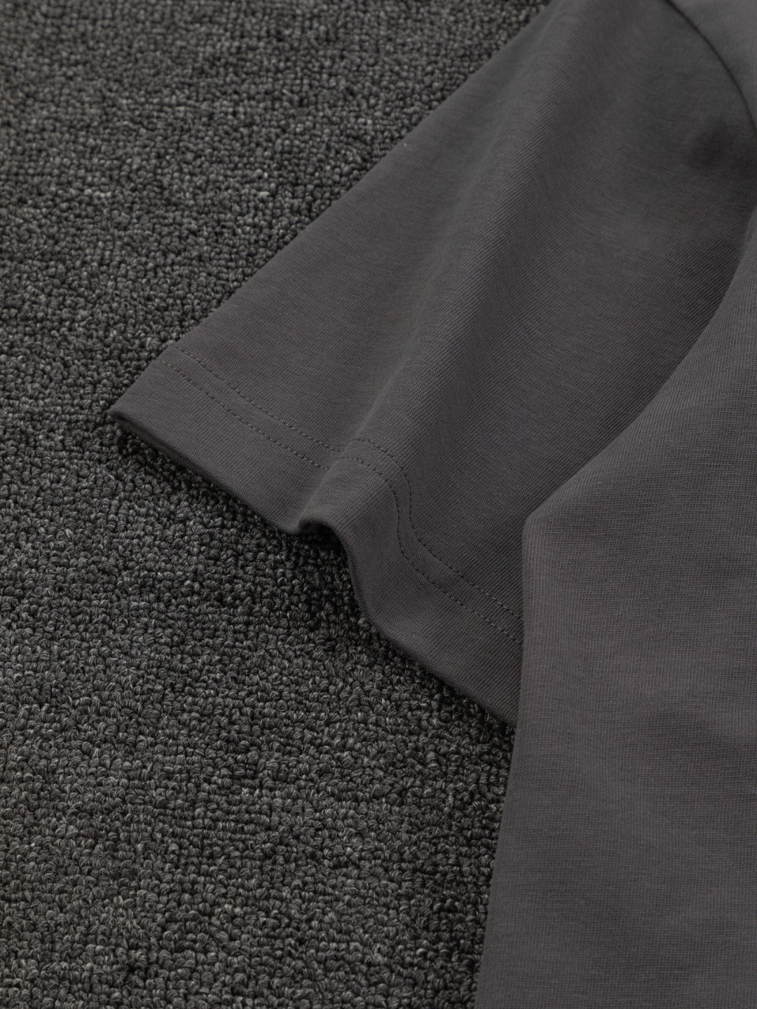 MINIMALIST STREET STYLE