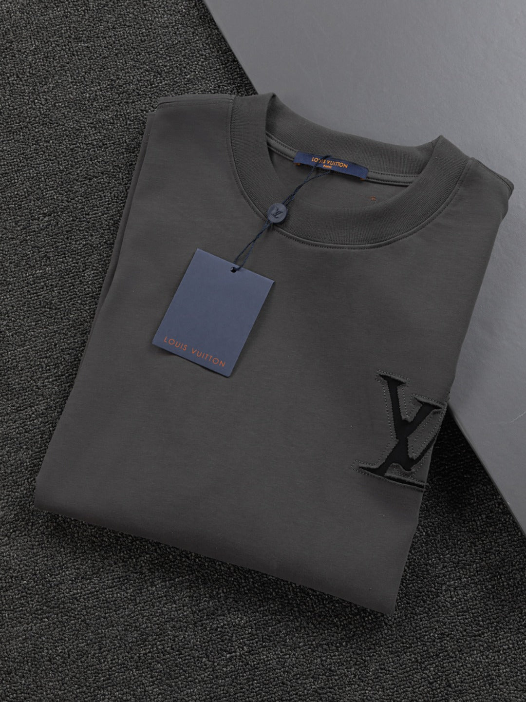 MINIMALIST STREET STYLE