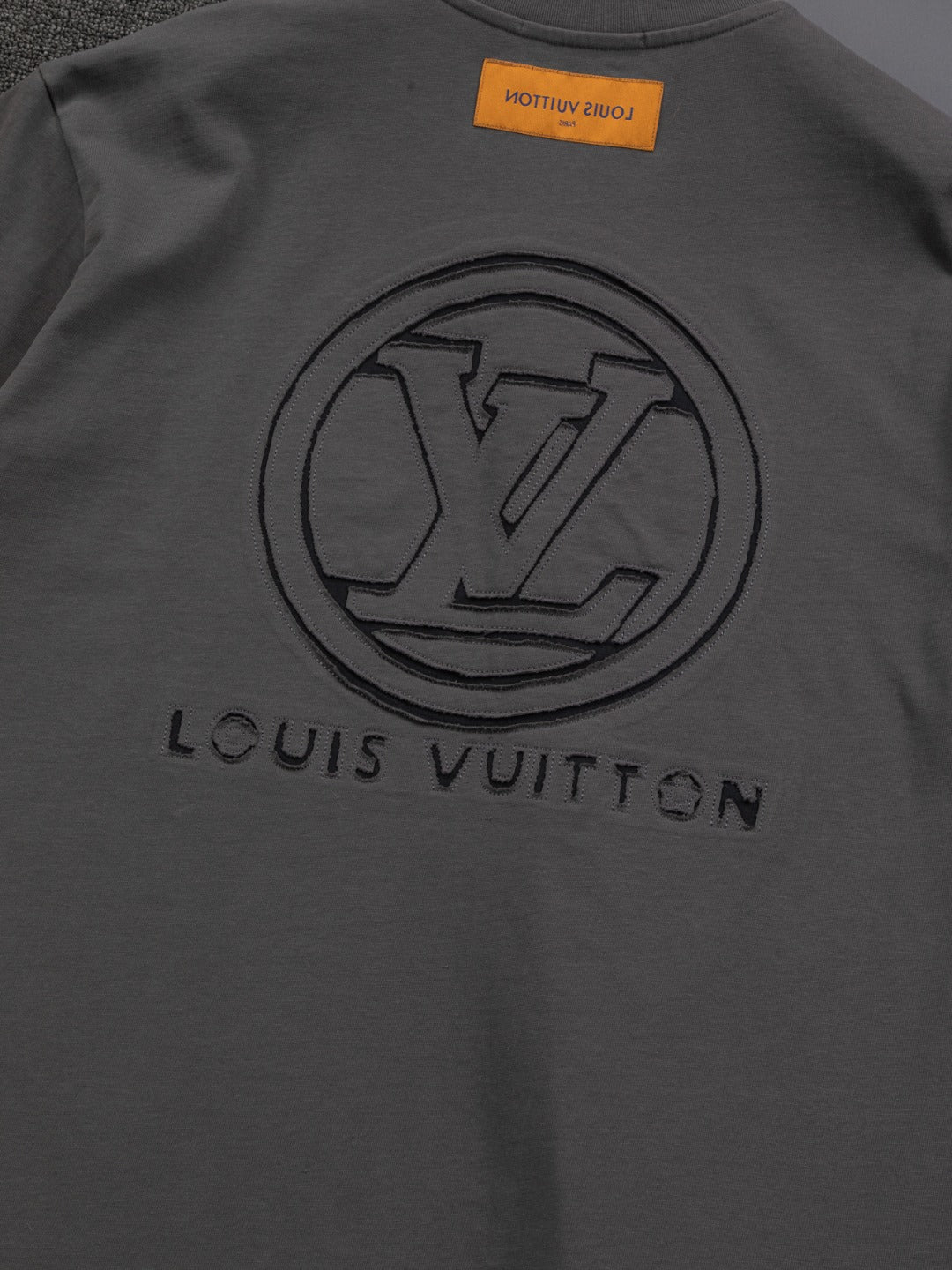 MINIMALIST STREET STYLE