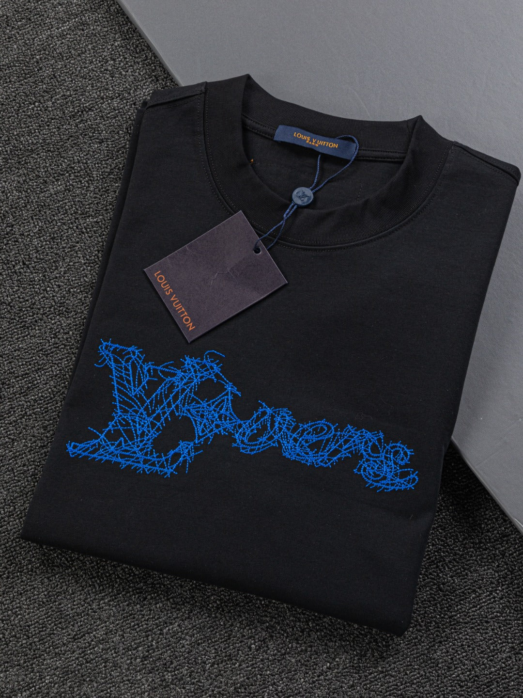 MINIMALIST STREET STYLE