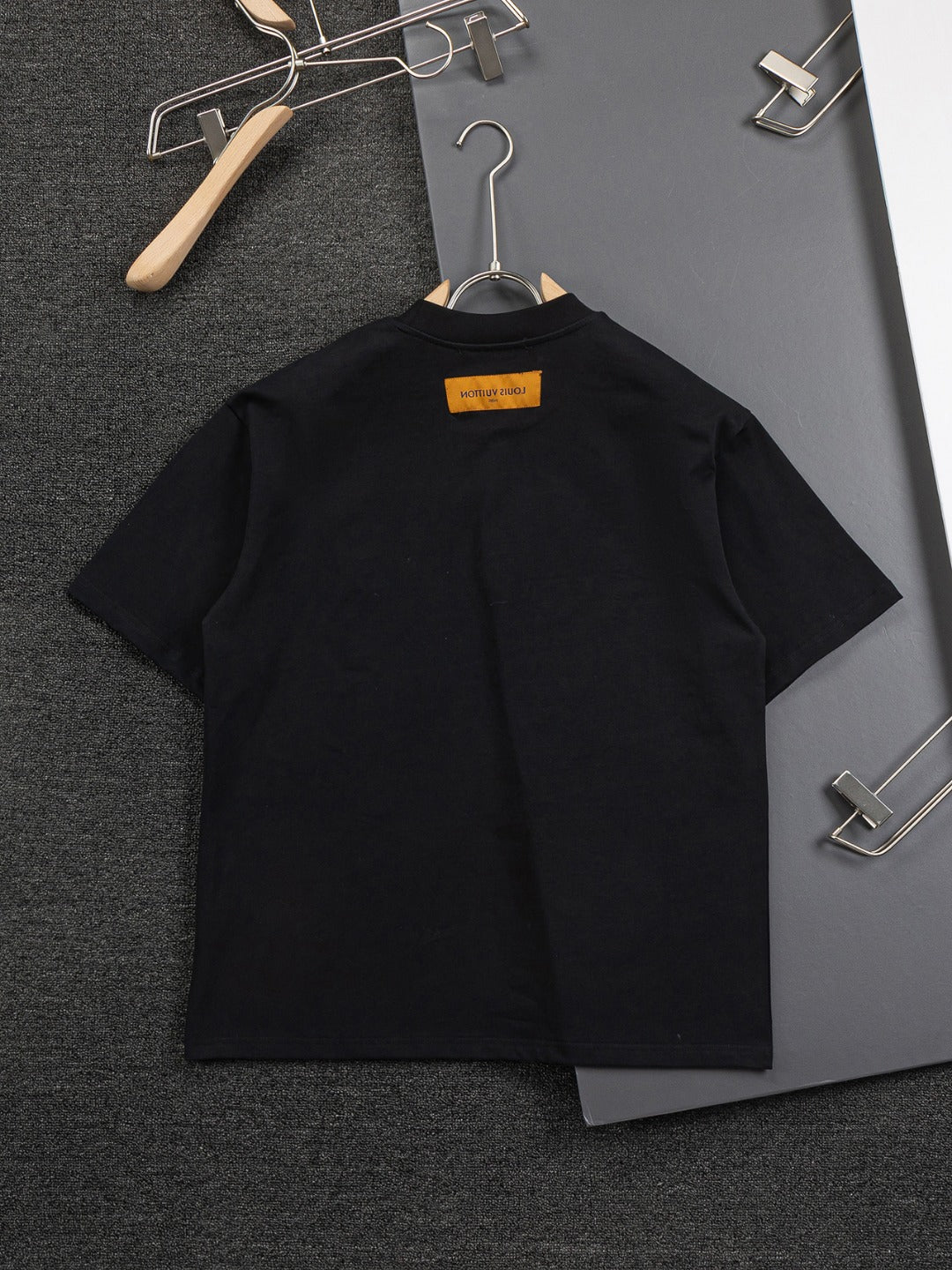 MINIMALIST STREET STYLE