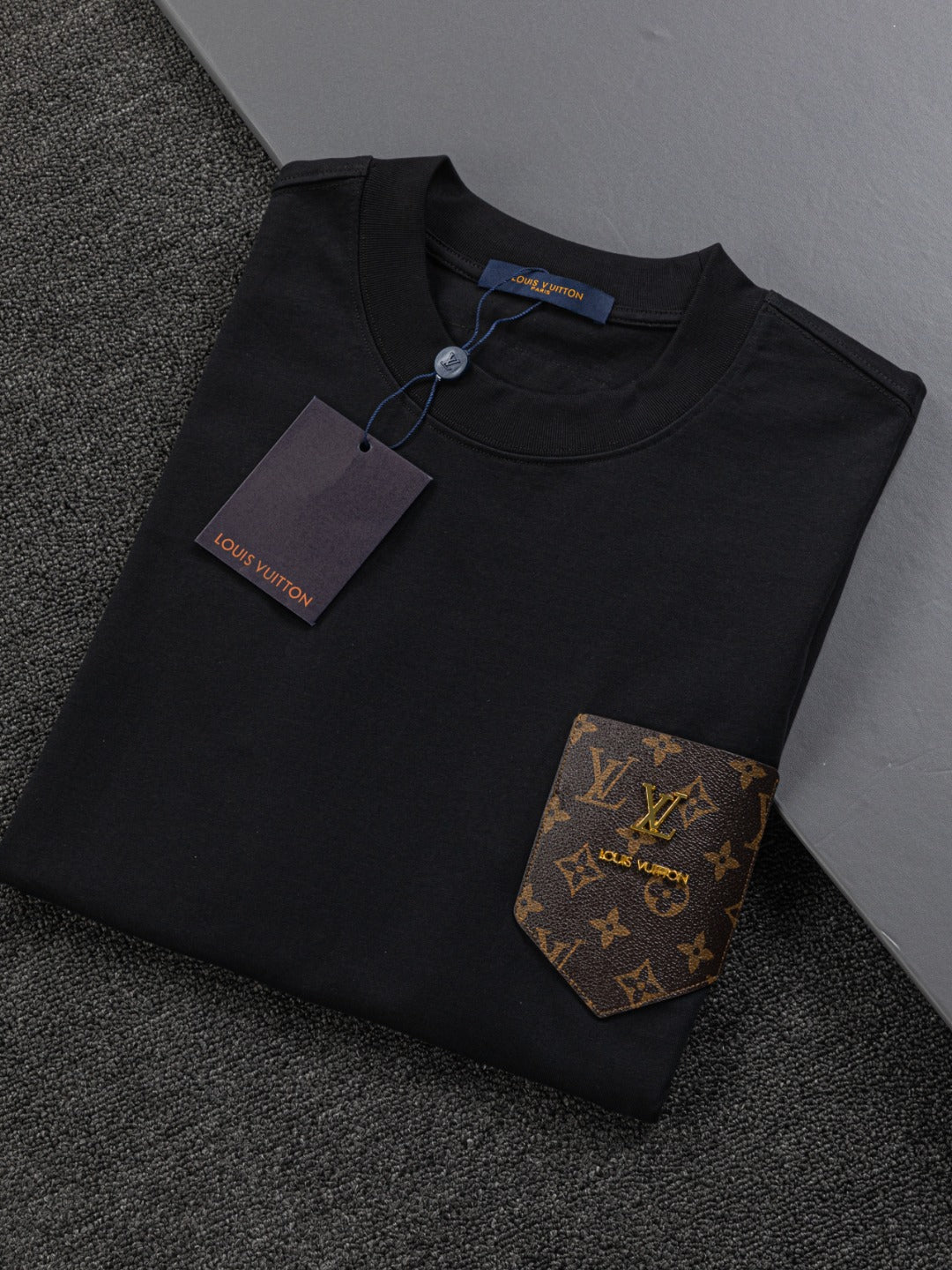 MINIMALIST STREET STYLE