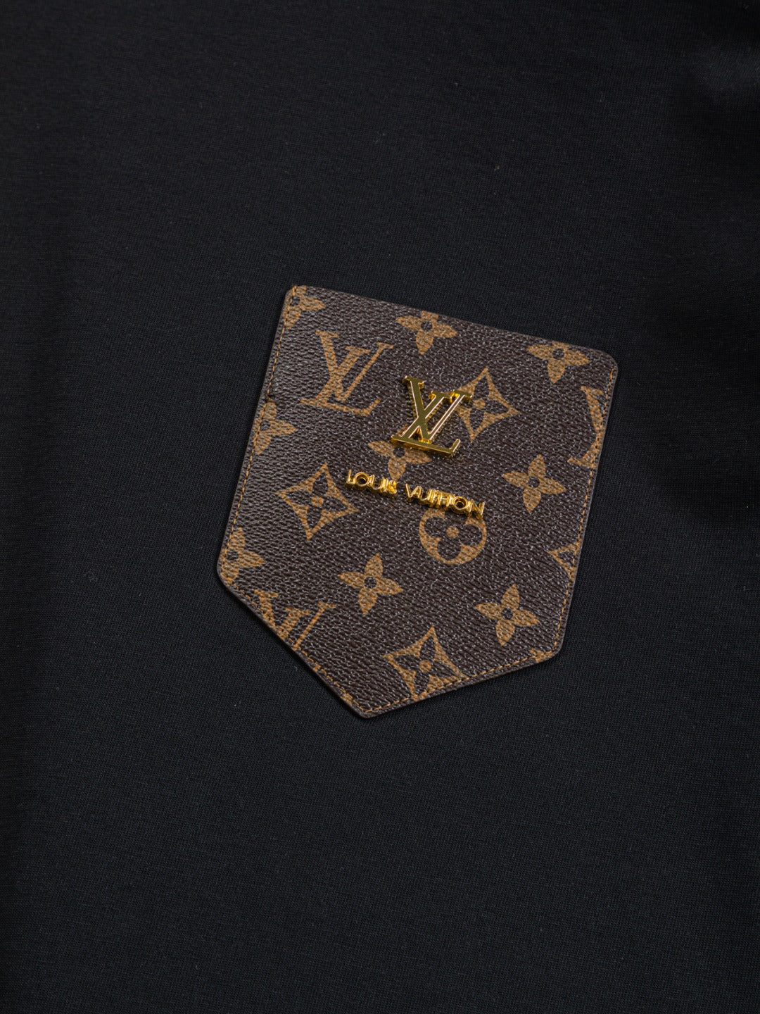 MINIMALIST STREET STYLE