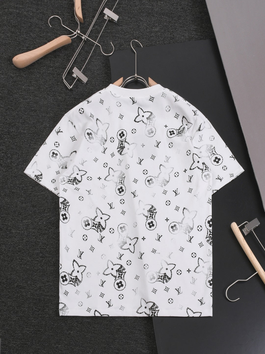 MINIMALIST STREET STYLE