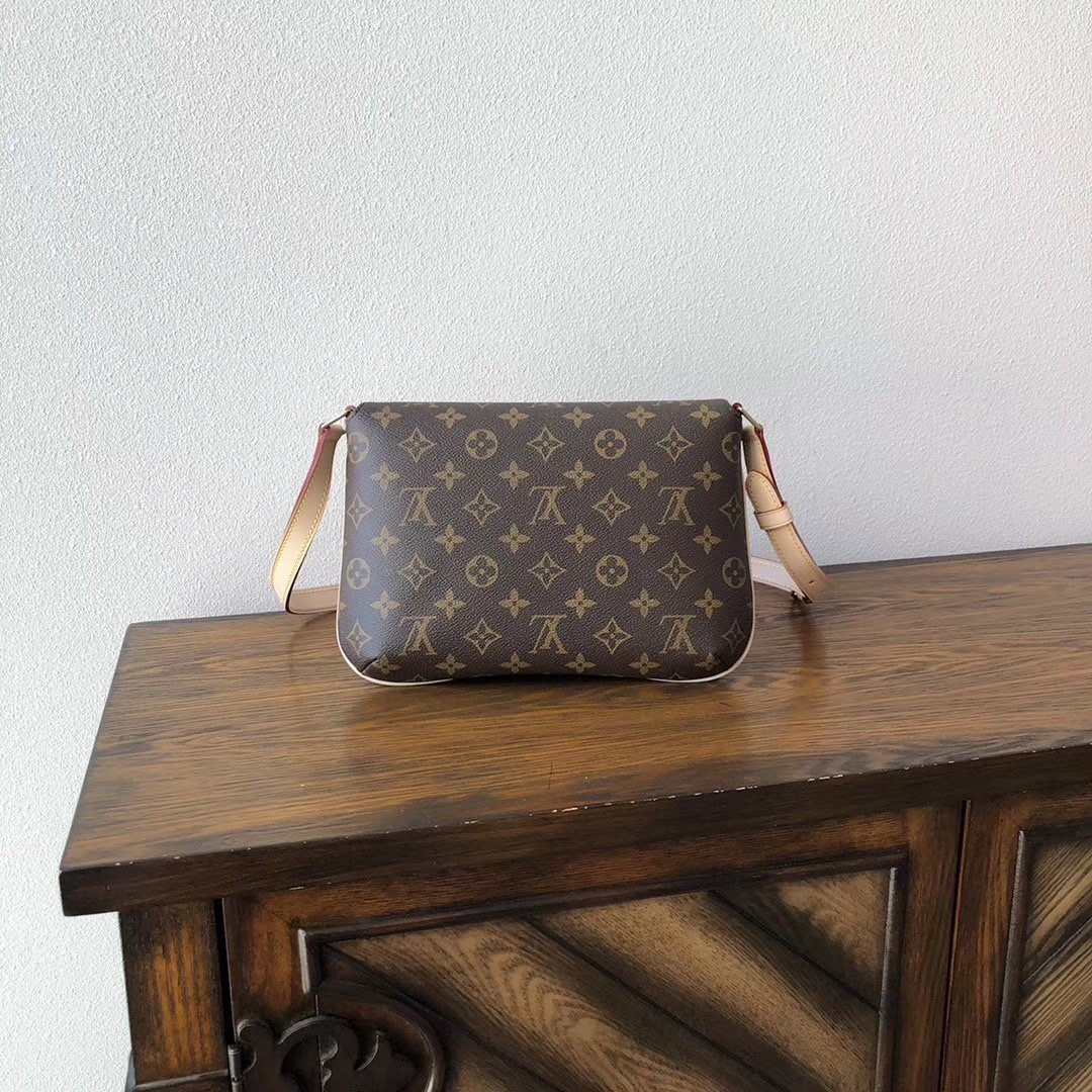 Chic & Stylish Bags