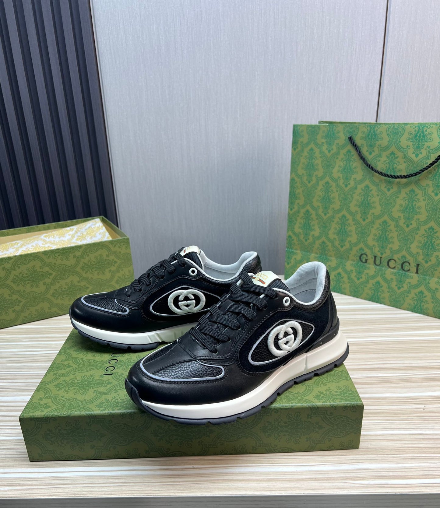 Gucci High-end sneaker