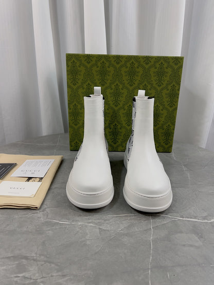 Gucci Supreme Chelsea Boots