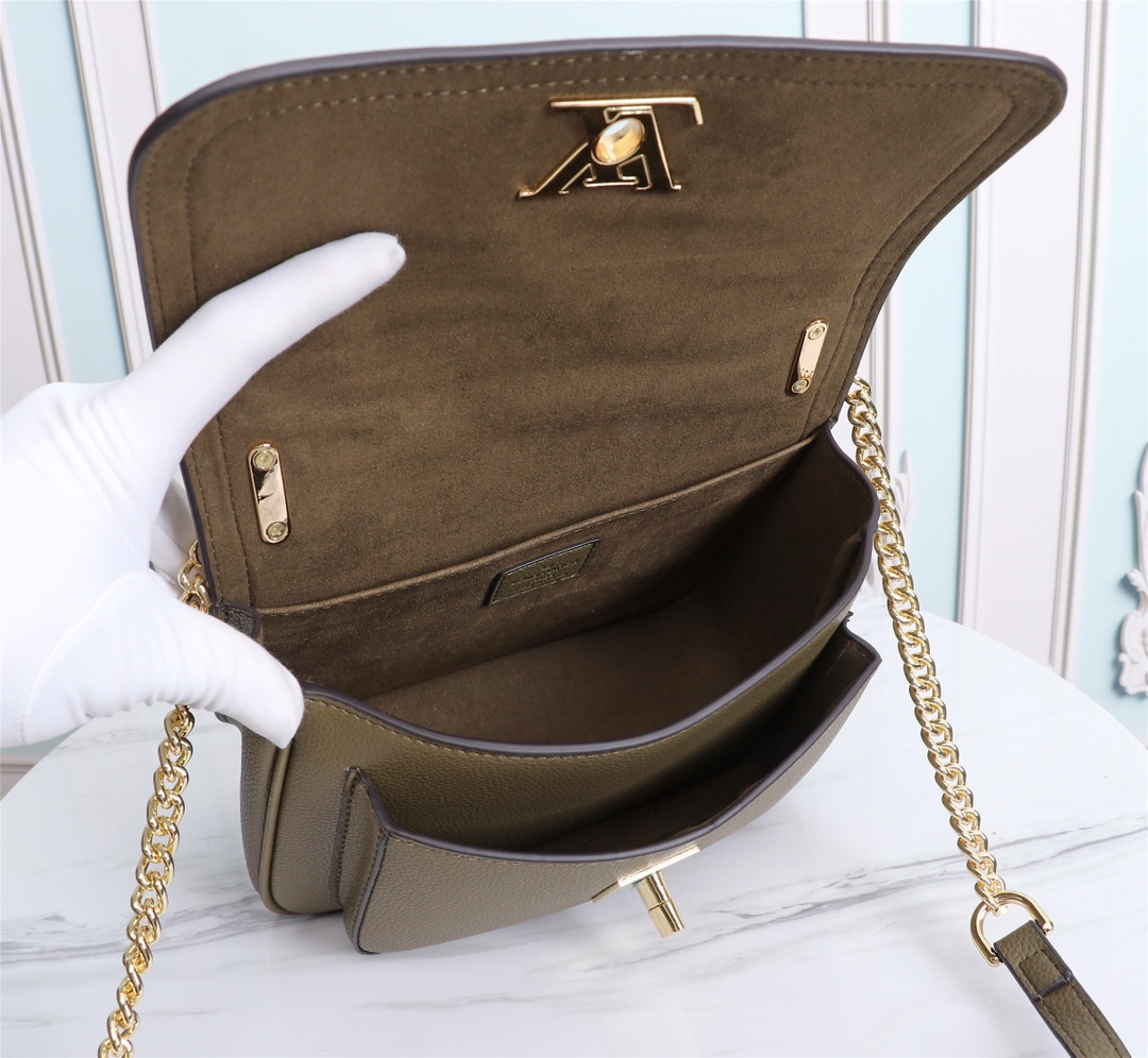 Chic & Stylish Bags