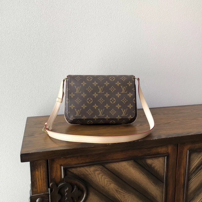 Chic & Stylish Bags