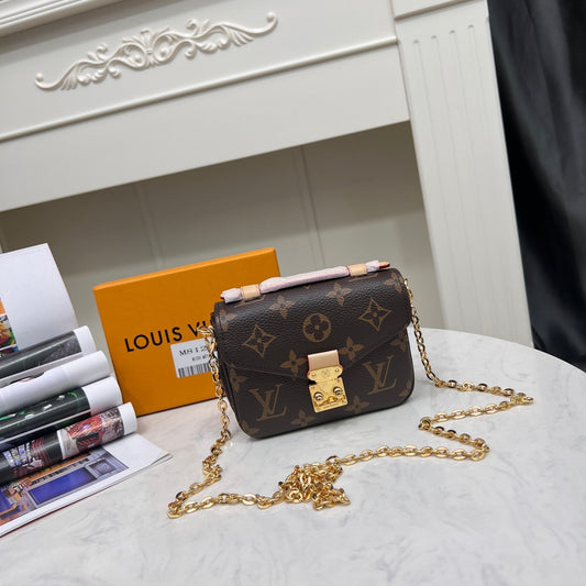 Chic & Stylish Bags