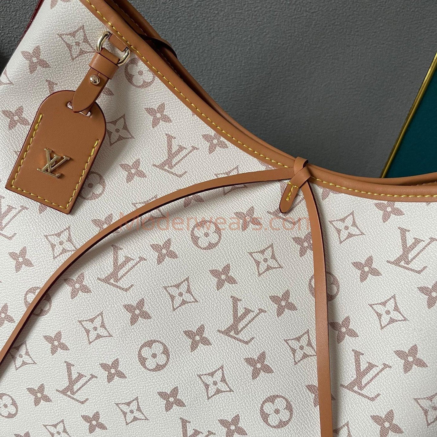 Chic & Stylish Bags