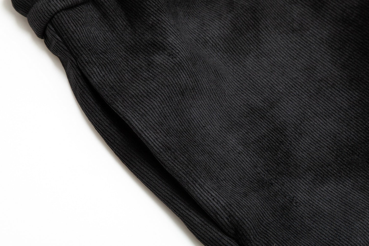 MINIMALIST STREET STYLE