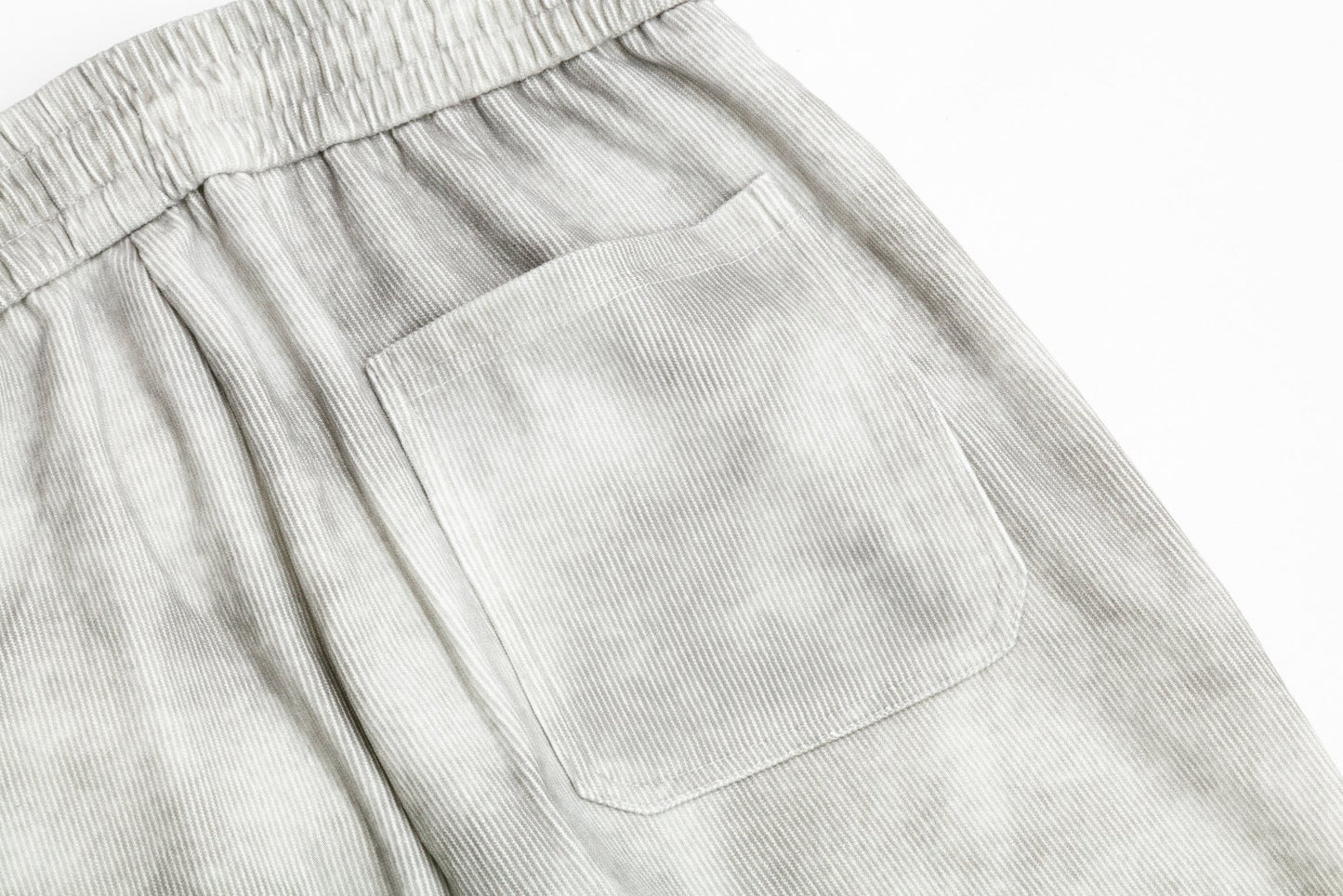 MINIMALIST STREET STYLE