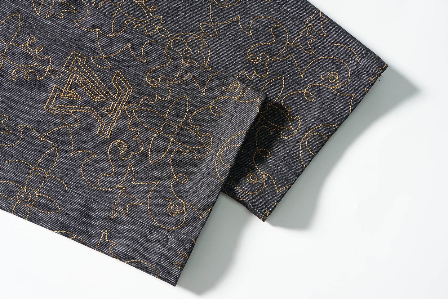 MINIMALIST STREET STYLE