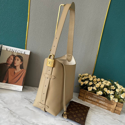 Chic & Stylish Bags