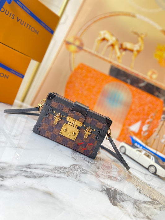 Chic & Stylish Bags